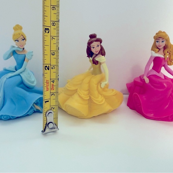 3โ Disney Princess Cake Toppers Cinderella, Belle & Sleeping Beauty - Picture 6 of 7
